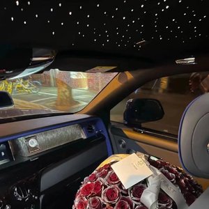 王秋儿蕾丝三角裤跳钢管舞
